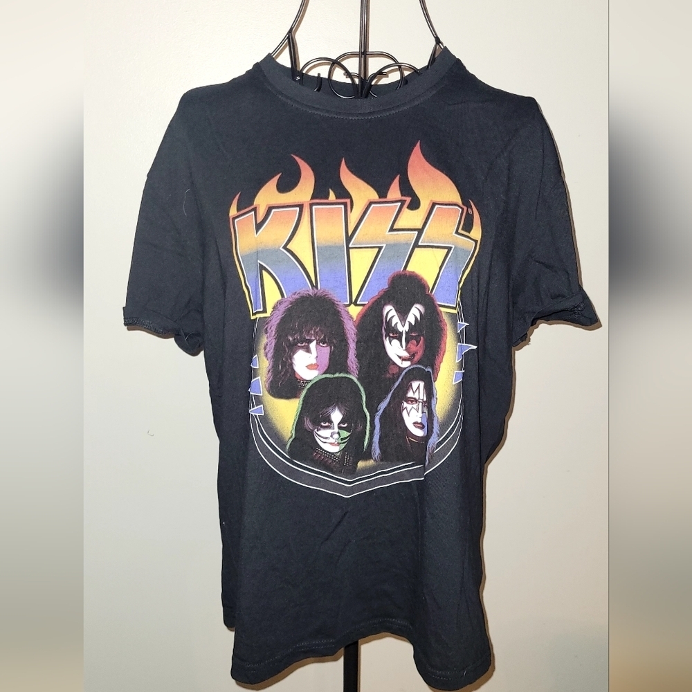 2/$20 Kiss Band Shirt Large